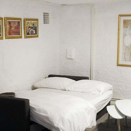 Central, Cozy & Beautiful Designed 2-Rooms Apt. Near River Берлин Экстерьер фото