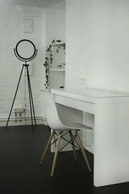 Central, Cozy & Beautiful Designed 2-Rooms Apt. Near River Берлин Экстерьер фото